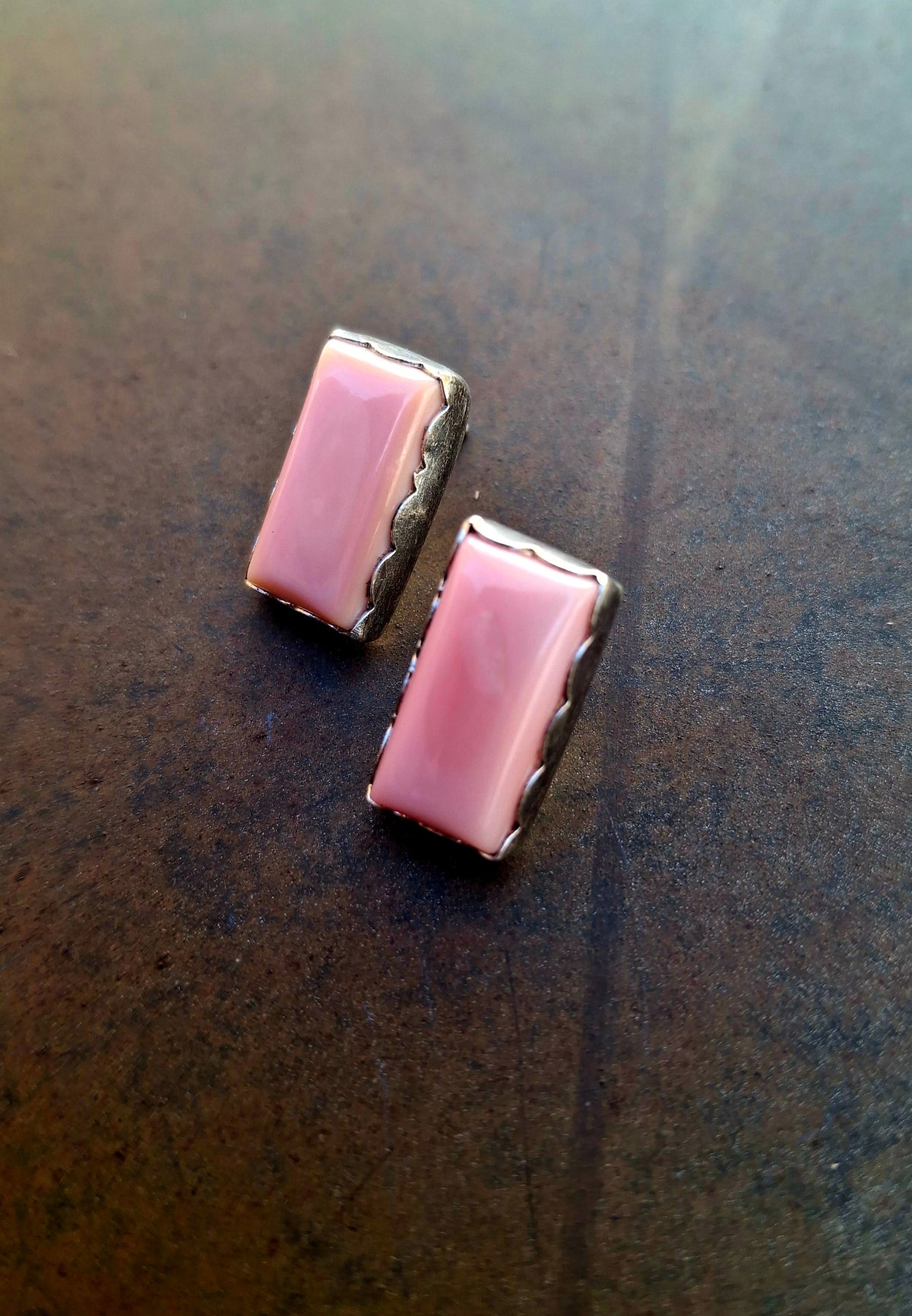 Pink Conch Bar Studs