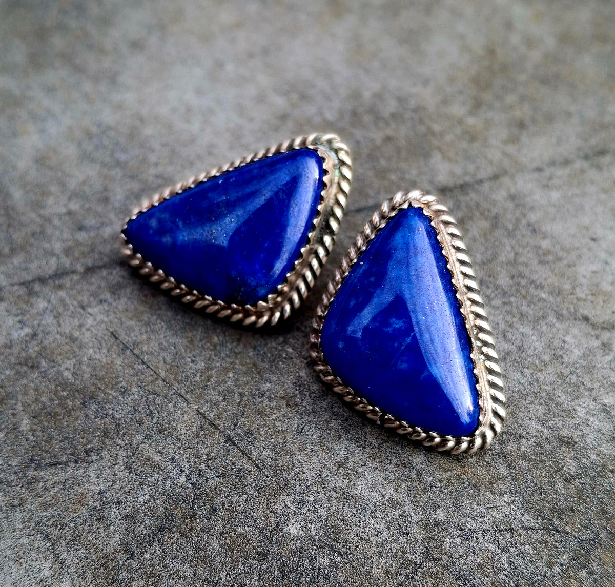 Lapis Studs