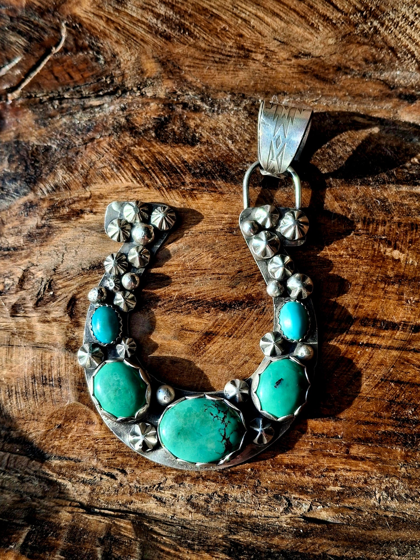 Hubei Horseshoe Pendant