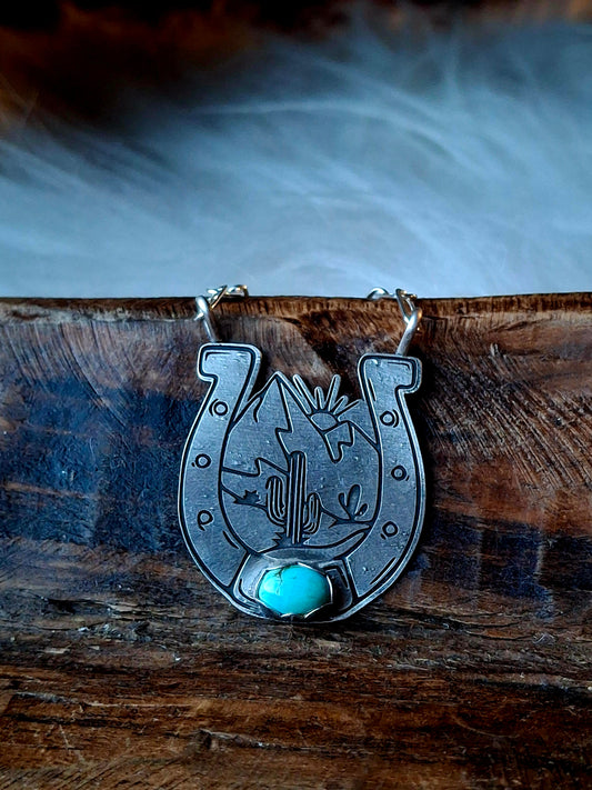 Hubei Desert Horseshoe Necklace