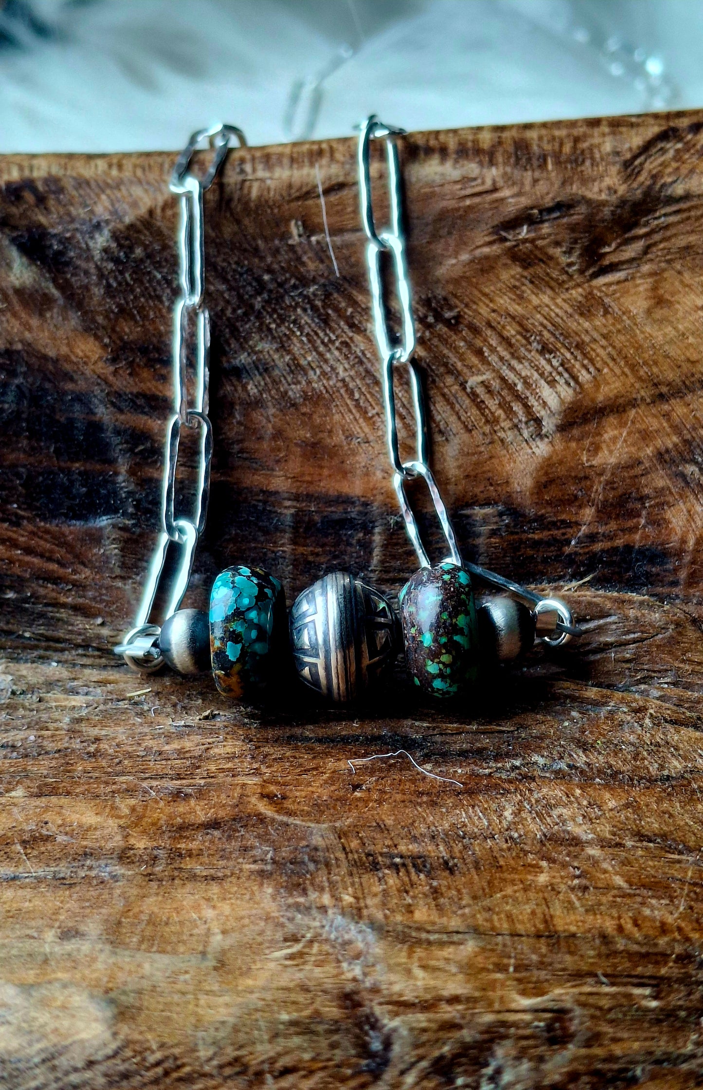 Hubei & Stamped Pearl Necklace