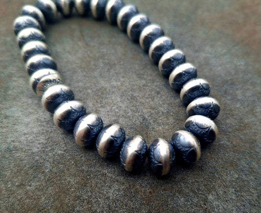 Stamped Navajo Pearl Stretch Bracelet - B26
