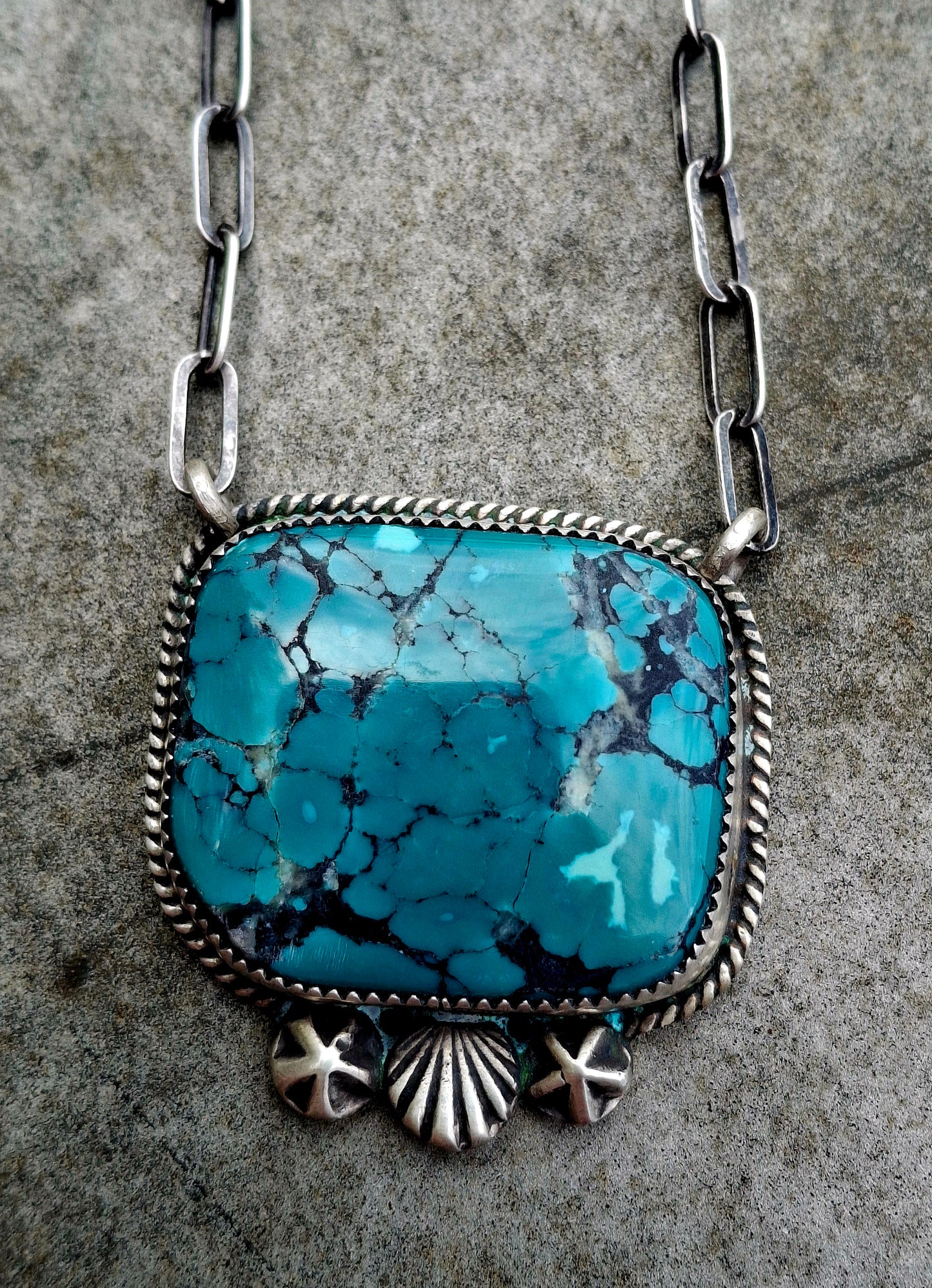 Hubei Bar Necklace