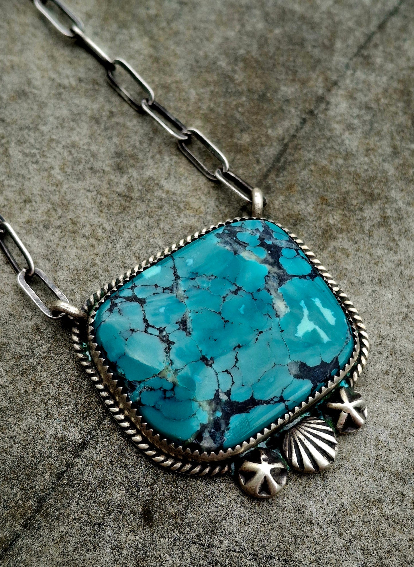 Hubei Bar Necklace