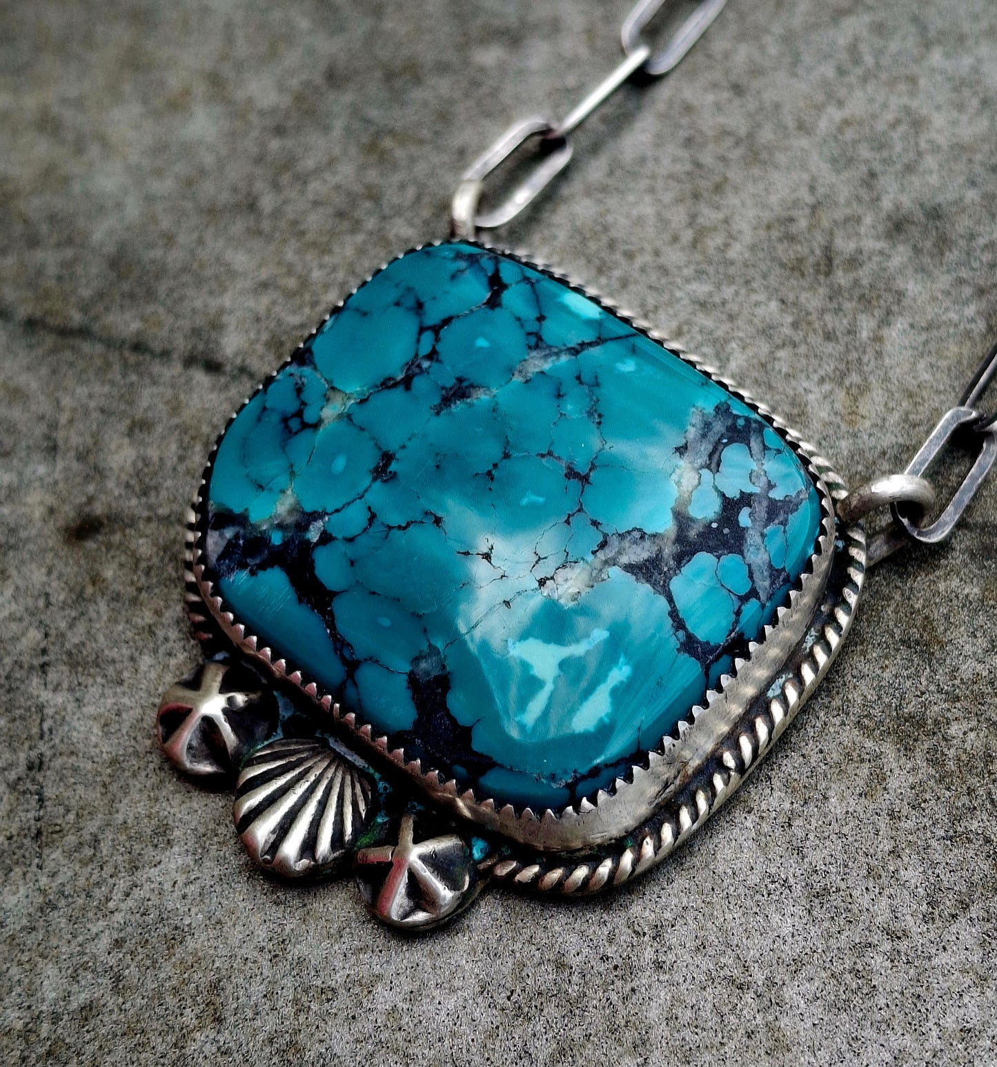 Hubei Bar Necklace