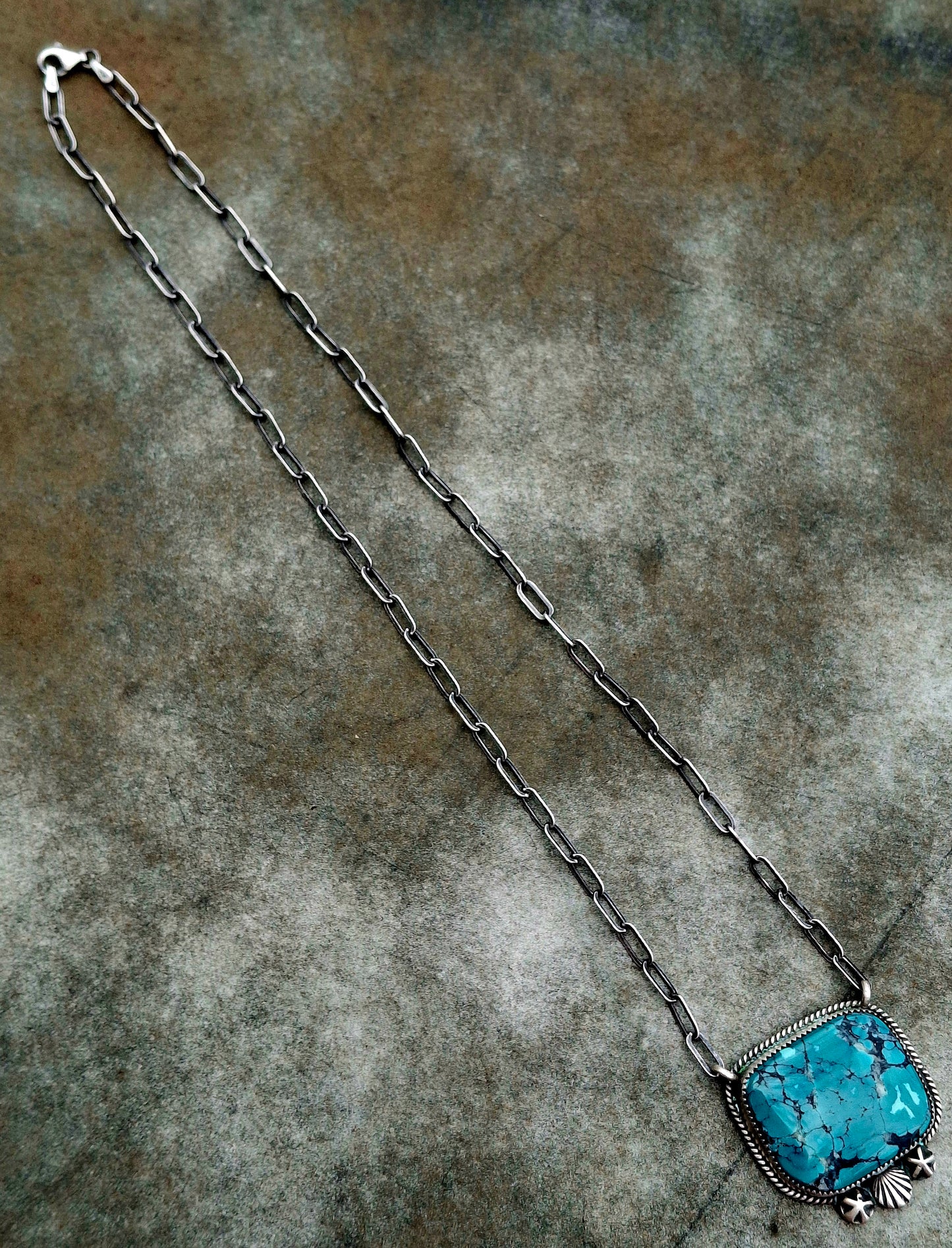 Hubei Bar Necklace
