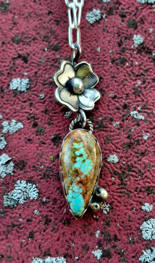 Mine 8 Flower Necklace - N134