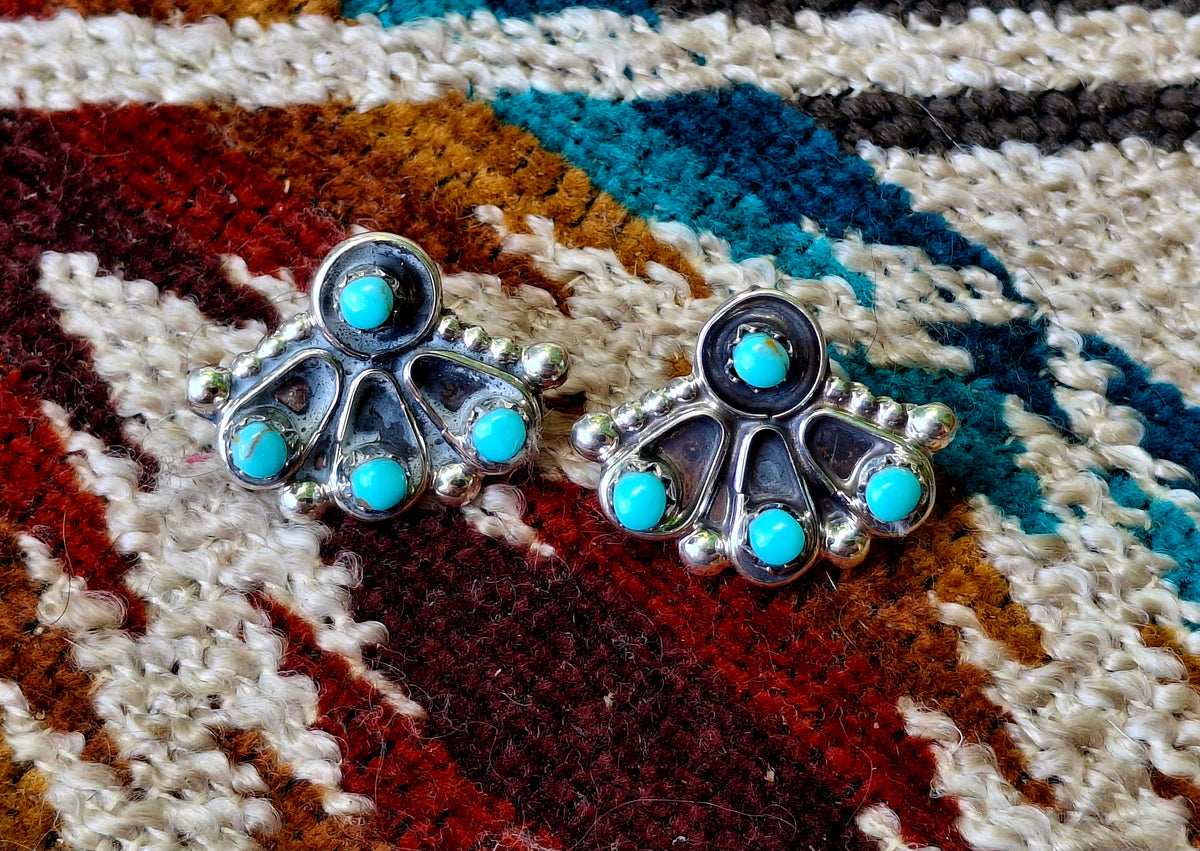 Kingman Studs - E26