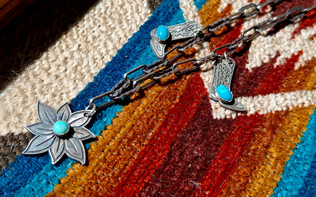 Kingman/Pink Conch Charm Necklace - N165
