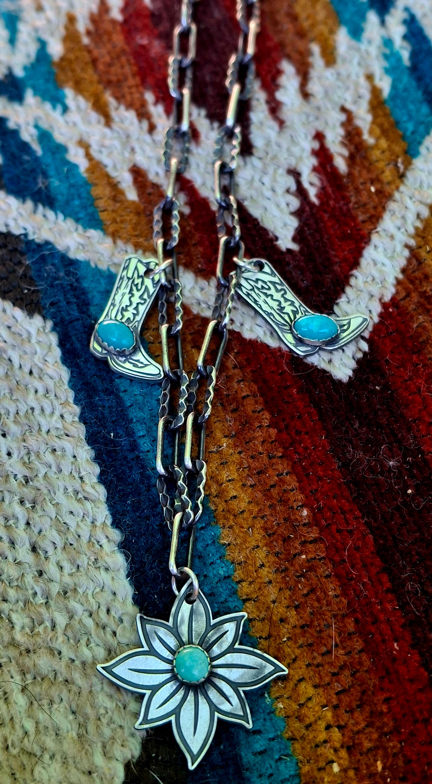 Kingman/Pink Conch Charm Necklace - N165