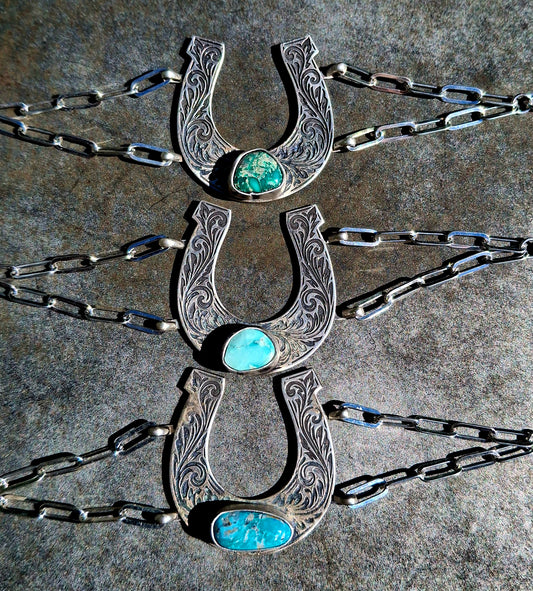 Fox Turquoise Horseshoe Bracelet - B38