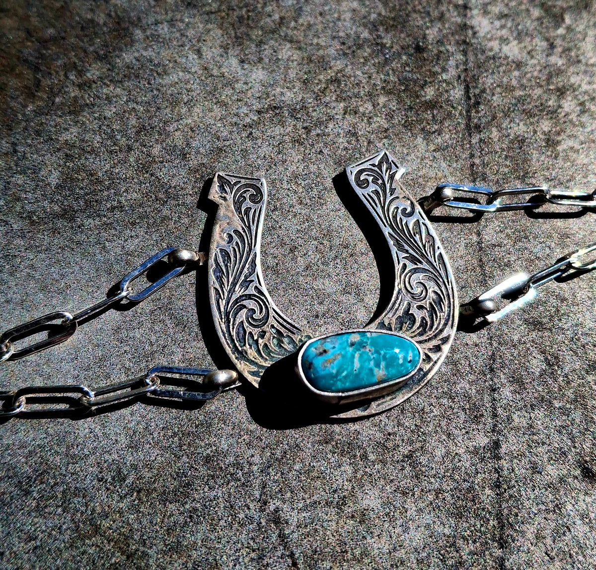 Fox Turquoise Horseshoe Bracelet - B38