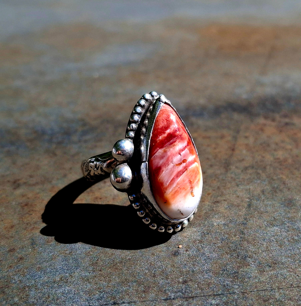 Spiny Oyster Adjustable Ring - R108