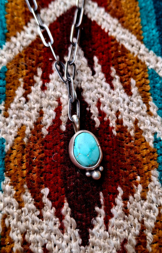 Dainty Carico Lake Necklace