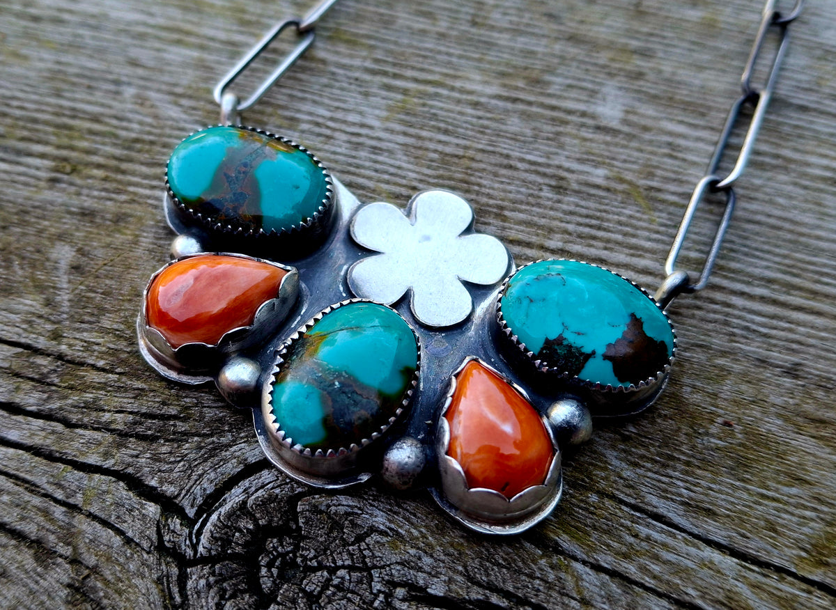Hubei/Spiny Cluster Necklace