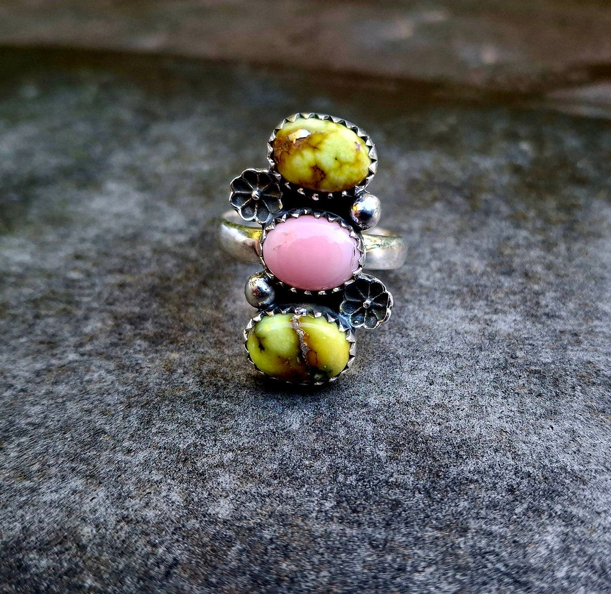 Palomino/Pink Conch Adjustable Ring