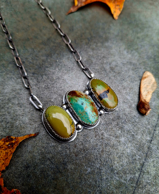 Hubei Bar Necklace