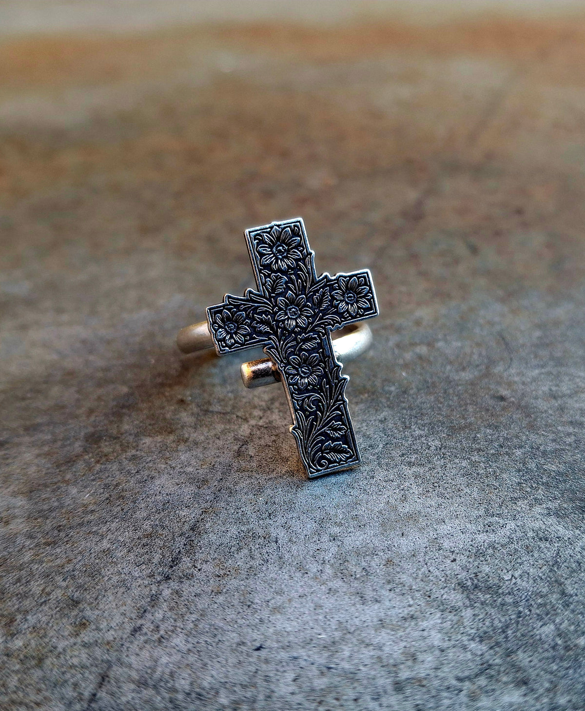 Cross Adjustable Ring