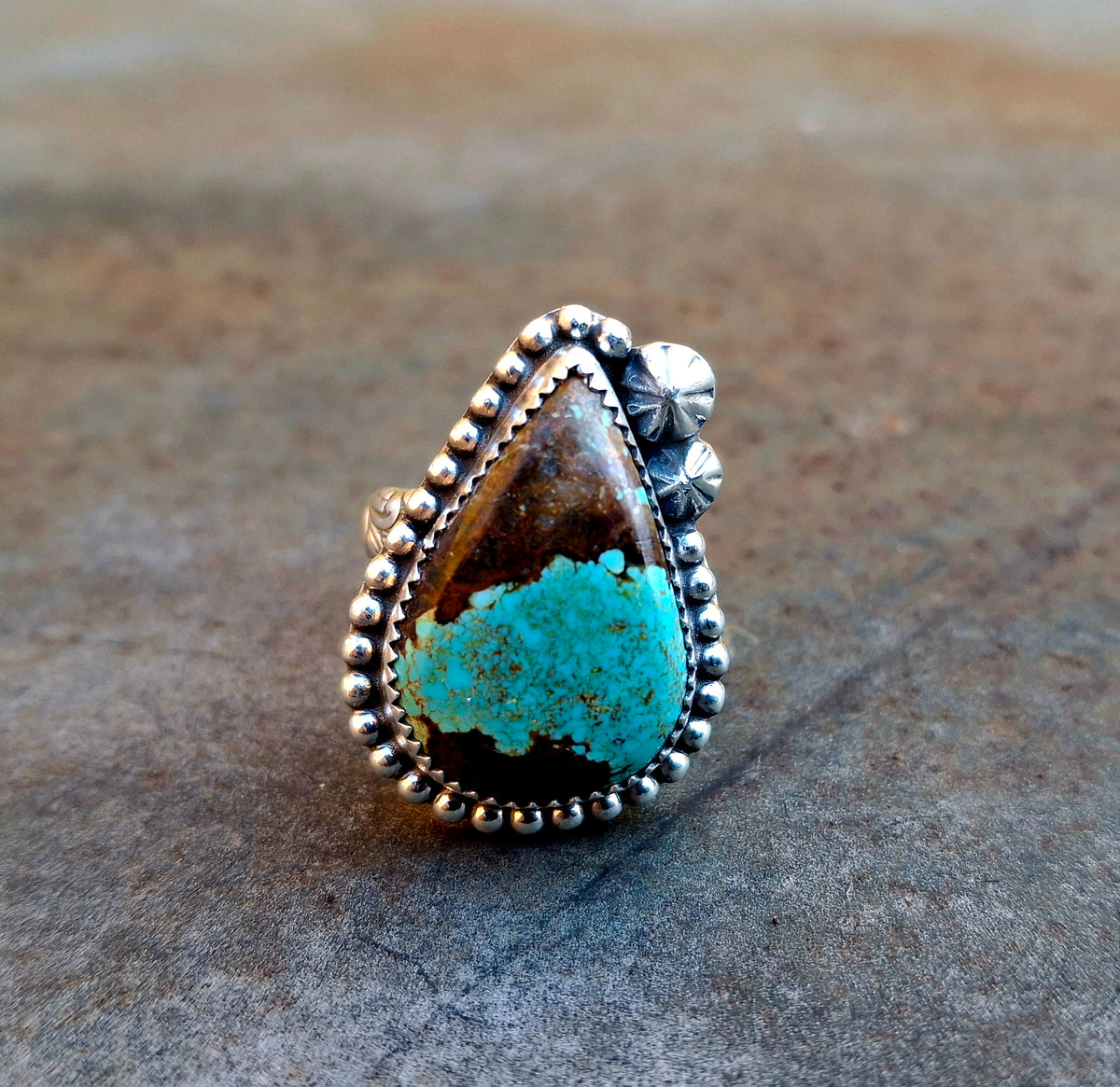 Mine 8 Adjustable Ring