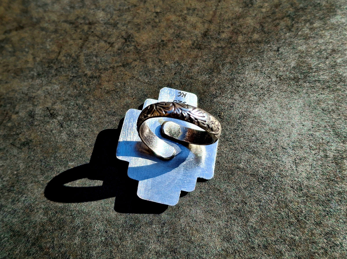 Kingman Geometric Adjustable Ring