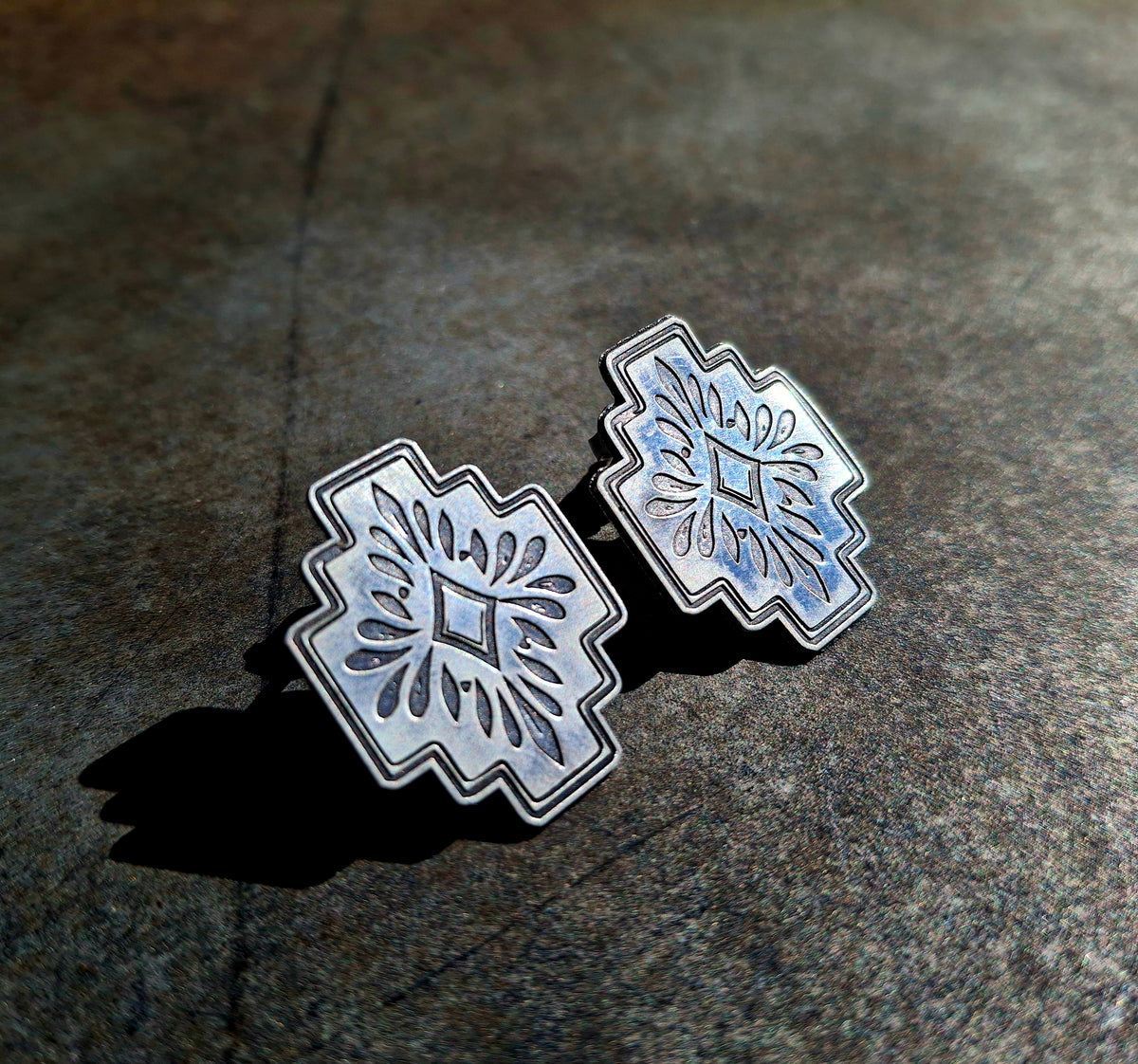 Geometric Studs