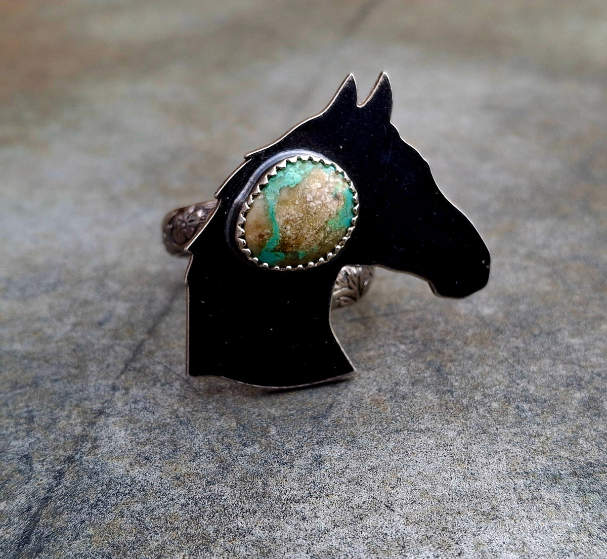 Royston Adjustable Horse Ring