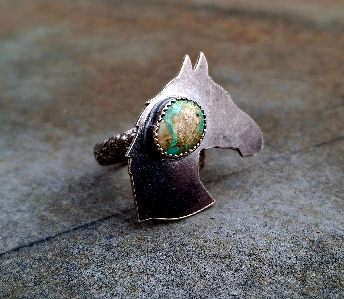 Royston Adjustable Horse Ring