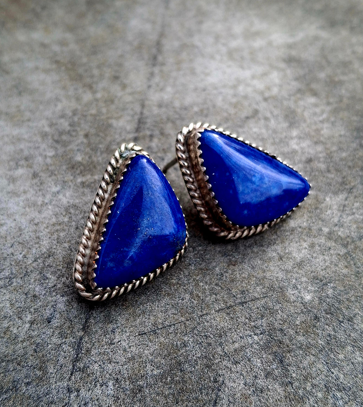 Lapis Studs