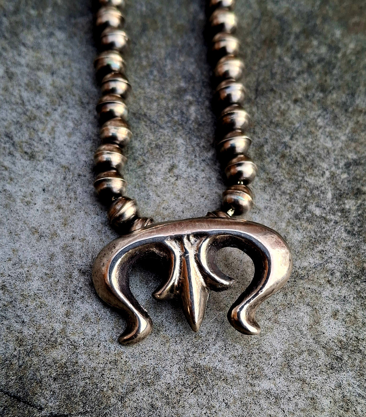 Bench Bead Naja Necklace