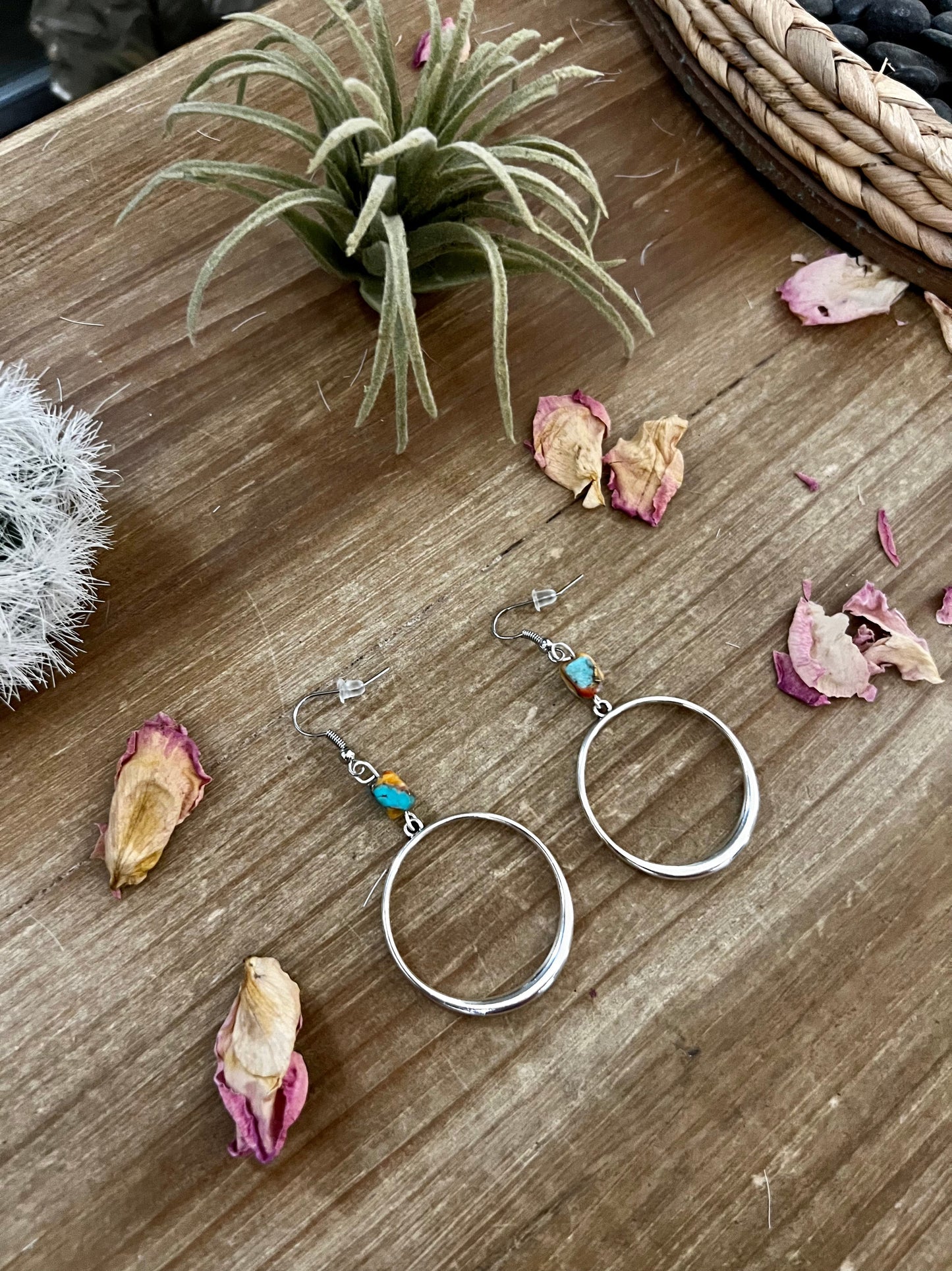 Mini hoop earrings with turquoise/spiny oyster beads